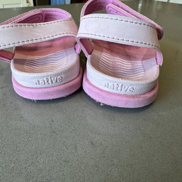 Native Charley Crayola Block Sandal in Awesome Pink size C6 - Picture 5 of 6